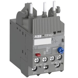 ABB TF42-35 hőrelé túlterhelés elleni védelemmel, 29–35 A beállítási tartománnyal, 3 pólussal és 10-es kioldási osztállyal, megbízható túlterhelésvédelemhez.